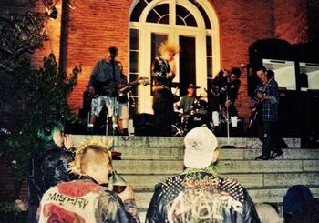 Live @ the Build to Break gathering, May, 1992. Photo by and courtesy of Eric Berger.
