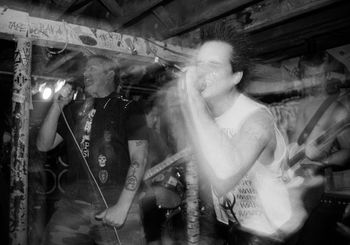Live @ ABC no RIO, NYC, September 21st, 1996. Photo by and courtesy of Chris Boarts Larson © 1996. http://www.slugandlettuce.net
