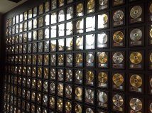 Gold_and_Platinum_records_at_CMHF1 The walls are made of gold and platinum at the Country Music Hall of Fame.
