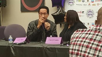 Panel 5 - R&B Legends Roundtable. Friday 11/18/16 _pic 10 Larry Dunn (Earth, Wind & Fire) exchanging ideas with Cheryl Cooley (Klymaxx).
