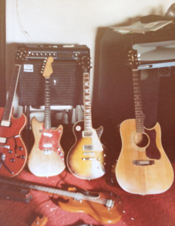 Another collection of instruments.
