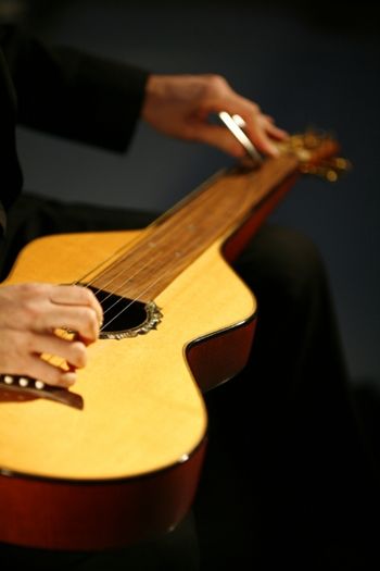 Hawaiian-Weissenborn-Steel-Guitar Fernando Perez playing Hawaiian Guitar
