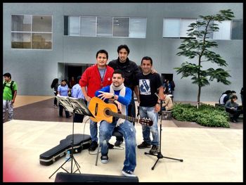 Saul Lopez Music images en Lima, Peru 2014 Con el Staff de sonido de la UPC

