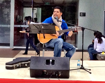 Saul Lopez Music images en Lima 2014 (2) En La Universidad Peruana de Ciencias
