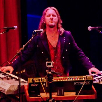 Erik Norlander live in Pleasanton, CA, 2012, photo by Erik Nielsen
