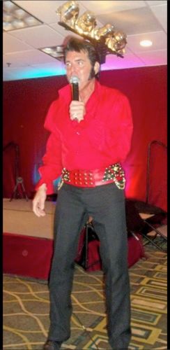 Performing at the Crowne Hotel in Memphis for Elvis 2013
