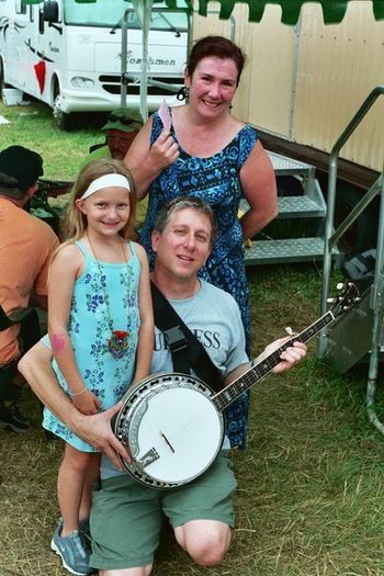 Lisa Husted and Stelling Banjo Winner
