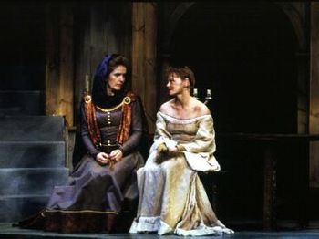 Deborah Kipp as Gertrude, Shelley Delaney as Ophelia
