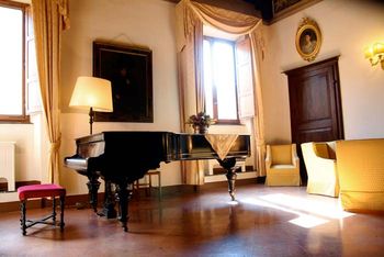 Impromtu debut...Palazzo Ravizza, Siena
