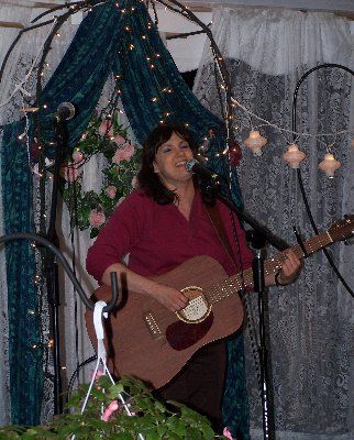 Acoustic Stage decor by Renee Paddock - Lovely!
