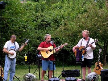 Pickin' and sweatin' at Willowbrook Park, July 29 2007
