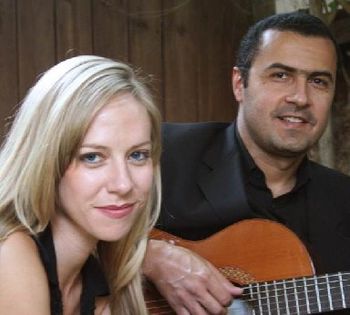 Duo: Singer Linnea Ross and guitarist Marco Tulio.

