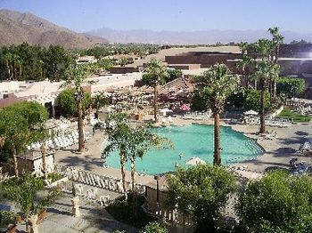 Beautiful pool, Wynham Palm Springs.
