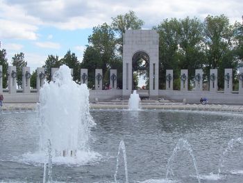 Fountains at WW II Memorial
