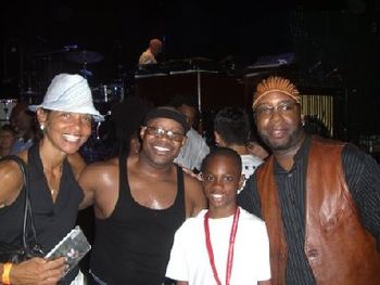 Syd and "nephew" Jermaine w/ Fans on Mandrill 08 Tour, NYC!
