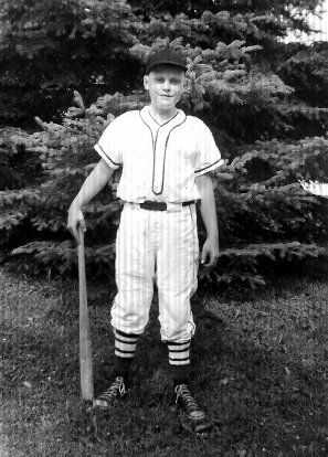 Bill's favorite sport is baseball.  In Little League he was backup catcher for the Lincoln School team.
