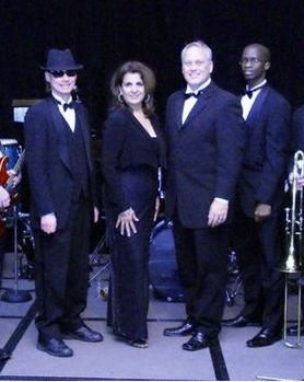Holiday concert with Lisa Looney and Canta, the Band
