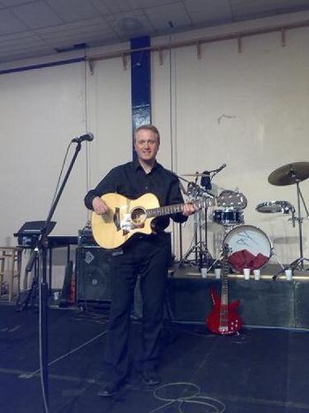 Colin on stage with George Hamilton IV's Taylor guitar
