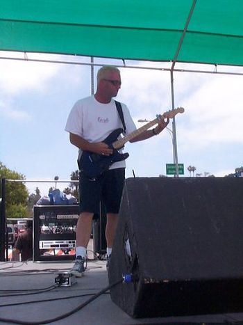 Cliff Edward rockin on the Purple guitar!
