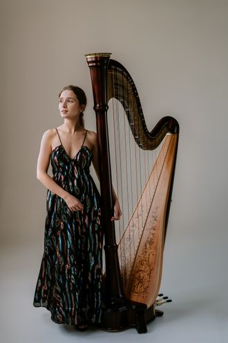 Noemi Hańczyk - harfistka w duecie kameralnym ACh Duo gitara i harfa | Harpist of the ACh Duo chamber ensemble guitar & harp
