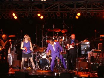 Billy Scott and Cindy Floyd getting their groove on during a concert set opening the show for The Commodores on Dec. 10, 2005

