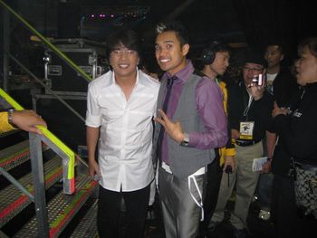Zac with the star and host of WOWOWEE, Willie Revillame!
