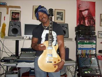 Post my psychadelic soul/rock joint ' Journey' Session  with my lil axe Mahogany Brown in hand
