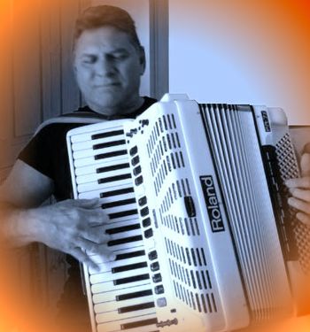 Jazz Accordionist Luis Espíndola
