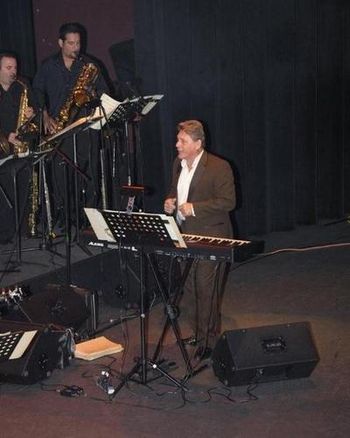 Luis Espindola Jazz Band
