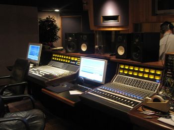 Signature Sound Studio...looks like the bridge on the Enterprise.
