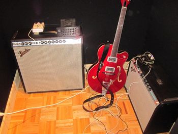 using my fender super reverb and deluxe reverb with nocturne pedals of course.
