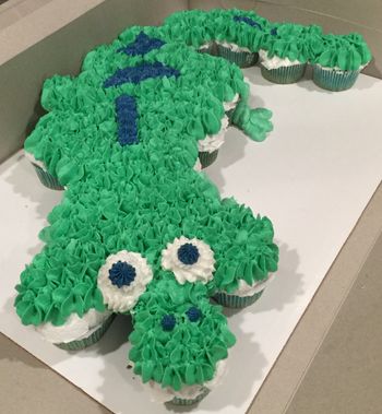 Lizard Cupcake Cake
