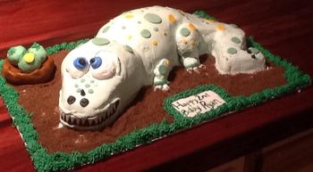 Dinosuar cake
