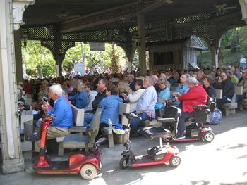 DollyWood September 2012 Great Crowd
