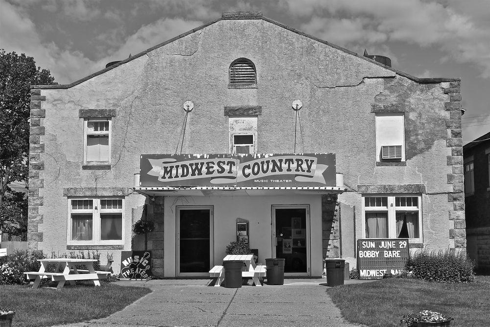 THE MIDWEST COUNTRY THEATER IN SANDSTONE, MINNESOTA IS THE PLACE TO HEAR "REAL" COUNTRY MUSIC!