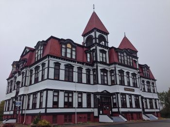 The imposing Lunenburg Academy. Built in 1895, it served for many years as a grade school. This season, it will host a graduate opera program. What an inspiring building for music study!
