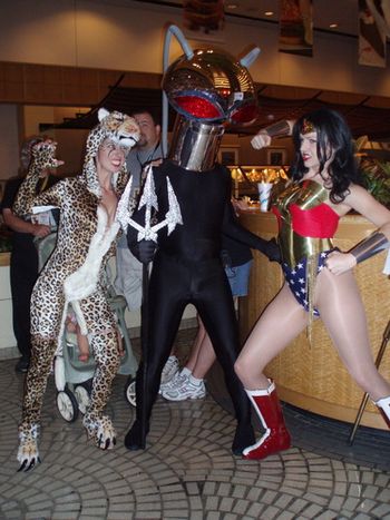 Cheetah and Black Manta battle Wonder Woman!
