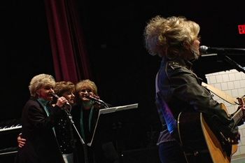 Connie Lee live on stage with sisters: (L-R) Dory Larson, Detsie Wagner, & Sharon Bitzan - Vocals.
