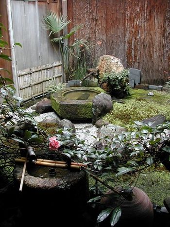 Interior Courtyard Garden, Ishihara Ryokan, Kyoto, JAPAN
