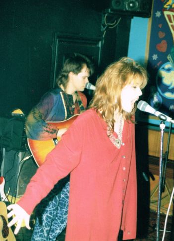 Live in London around 1990 with guitarist Simon Young
