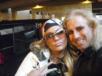 DT and Heather (VH1 Rock of Love 1&2, I Love Money), in Dallas. "Love ya sweetie."

