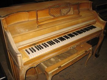 1964 Kimball Artist Console in French Provincial creme and gold, not very attractive
