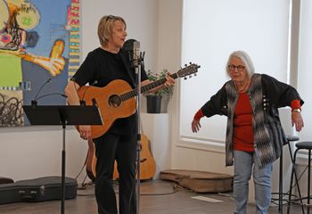 Gallery Vertigo April 2023, 'Interludes, an evening of Poetry & Music' - Carolyn Anele singing 'The Goose Song' with audience participation!

