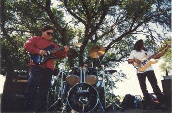 1993....may in austin texas at ray wile hubbard bbq...great show..!!valles brothers band ..valles flying machine
