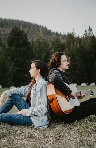 The Rise, the rise, Sarah DeRise, Aj Derise, band, duo, duet, singer, songwriter, guitar, Grass Valley, Nevada City, Rocklin, Roseville, upcoming band, Sacramento, Gold and Blue