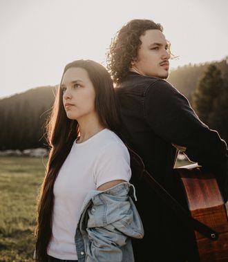 The Rise, the rise, Sarah DeRise, Aj Derise, band, duo, duet, singer, songwriter, guitar, Grass Valley, Nevada City, Rocklin, Roseville, upcoming band, Sacramento, Gold and Blue