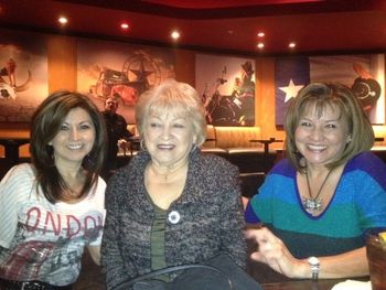 Joann,RAchel,Jenny.. 3 lovely ladies
