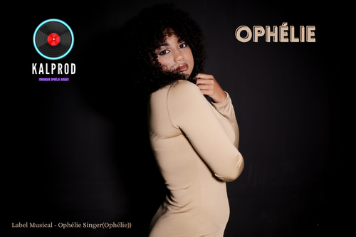 Ophélie est une jeune artiste autodidacte d’origine Réunionnaise. Elle a commencé à se produire sur scène à l’adolescence et a depuis sorti plusieurs singles et un album