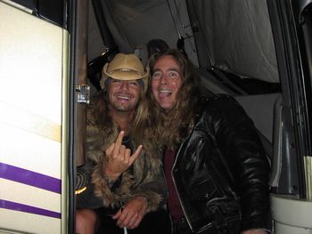 Hangin' with Bret on the bus.Party!
