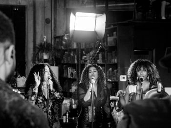 Sang ladies...sang!!!
Jaquita May, Tania Jones, Tiffany T'zelle with
Houseofreedom All-Stars live from ODR Studios

photo: Conni Freestone
